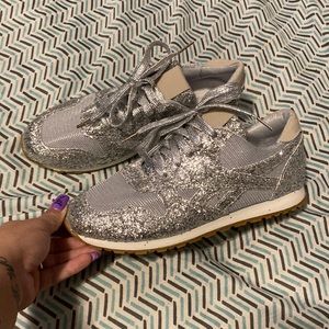 NEW SILVER GLITTER SHOES SIZE 8